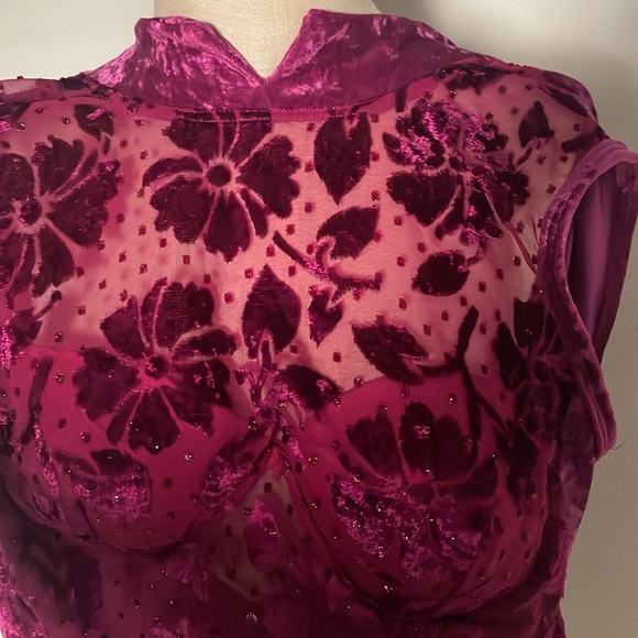 Victoria’s Secret gold label high neck burnout velvet bodysuit size M - Picture 8 of 9